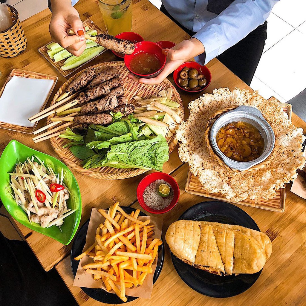 Loat mon an ngon khong the bo qua khi den Hue hinh anh 9 l.h.ph_67501565_185975262431952_3497037596346679898_n.jpg