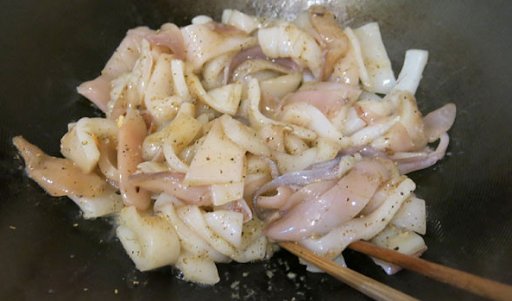 muc xao chua ngot ngon ma cach lam don gian ca nha ai cung thich  - 5