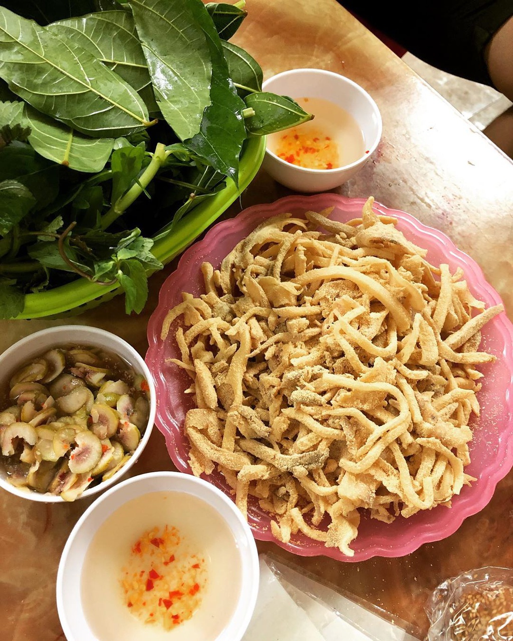 7 mon ngon khong the bo lo khi du lich Ha Long hinh anh 4 nem.jpg