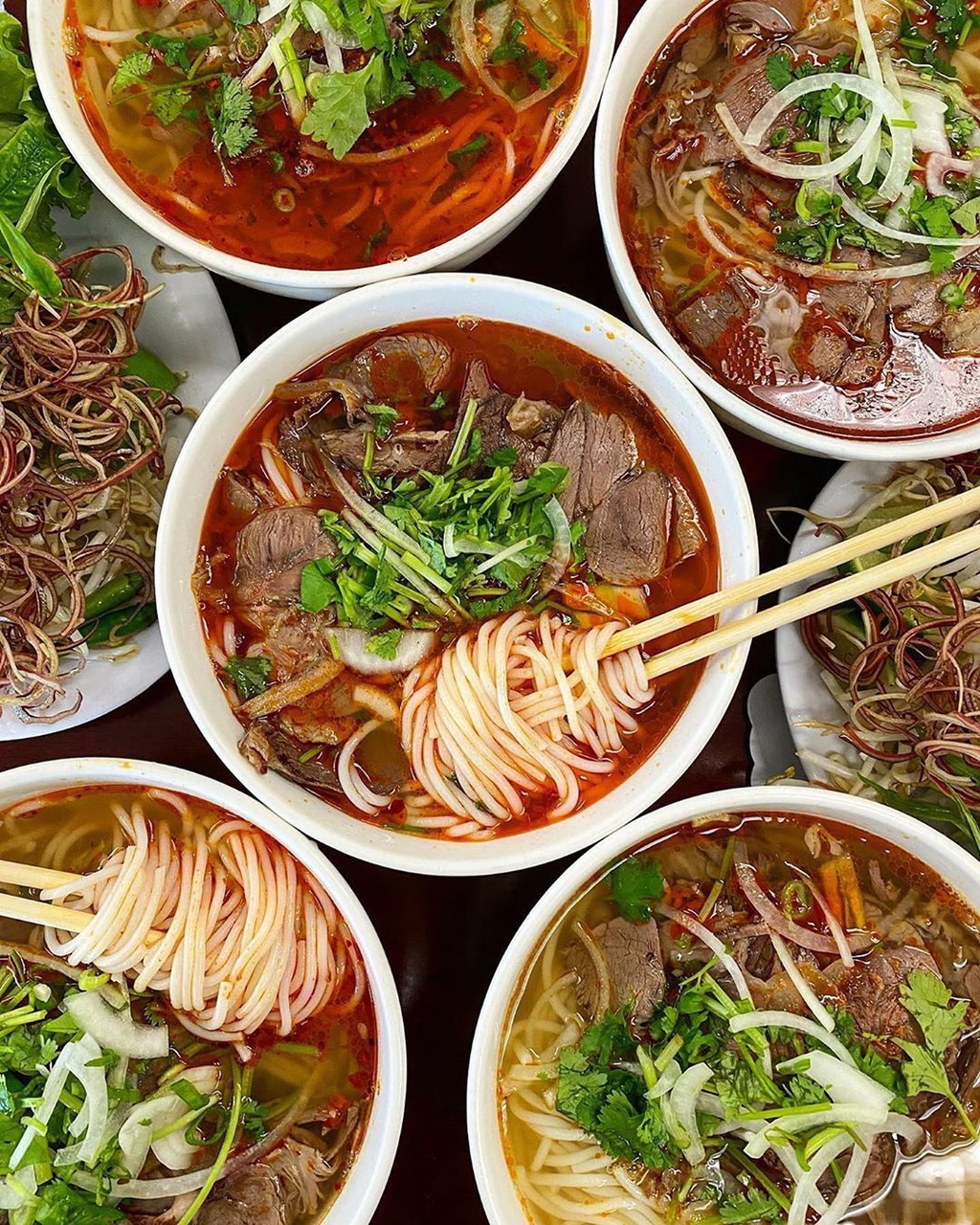 Loat mon an ngon khong the bo qua khi den Hue hinh anh 3 noodleworship_81343108_496960380955912_9158166957014192170_n.jpg