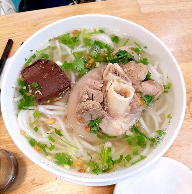 90655096_884582398658585_6352569317288050688_n Hu tieu va 6 dac san gan voi dia danh noi tieng Viet Nam hinh anh 5