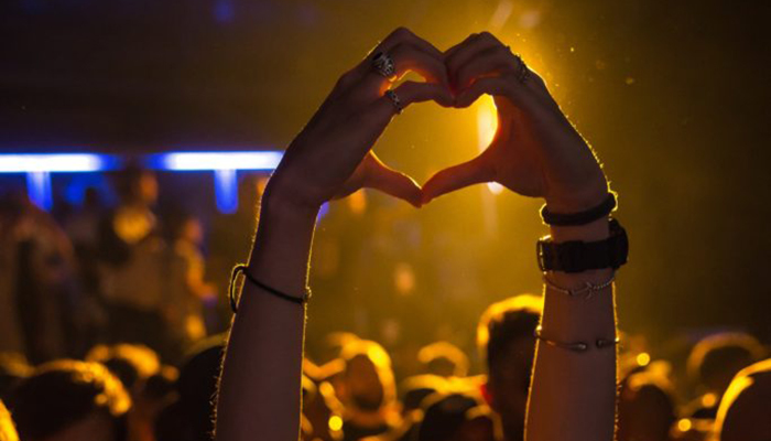 Nếu yêu, hãy yêu say đắm